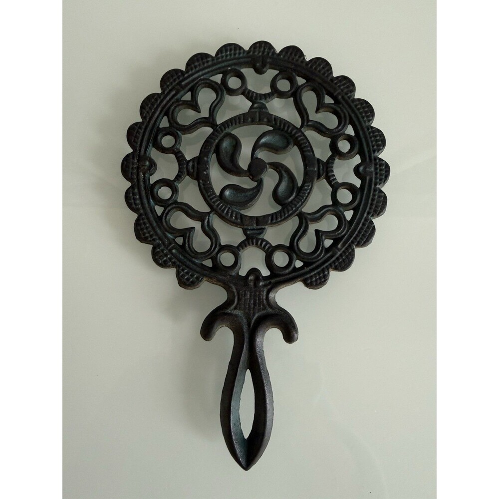 ✿ Vintage Boho Cast Iron Trivet Ornate Scroll Handle Rustic Kitchen Wall Decor